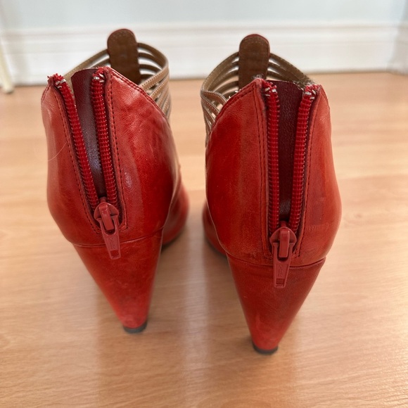 Size 7 Miz Mooz red leather booties - Picture 10 of 10